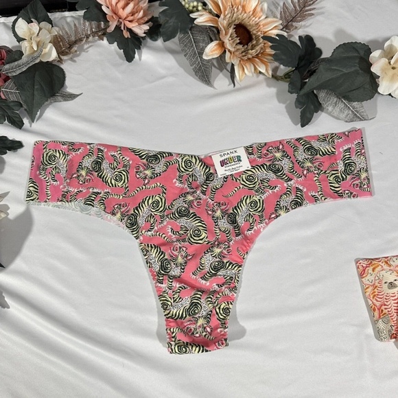 NWT $40 Spanx [ PLUS 3X ] Breathable Under Statements‎ Thong in Dog & Zebra - Picture 11 of 16
